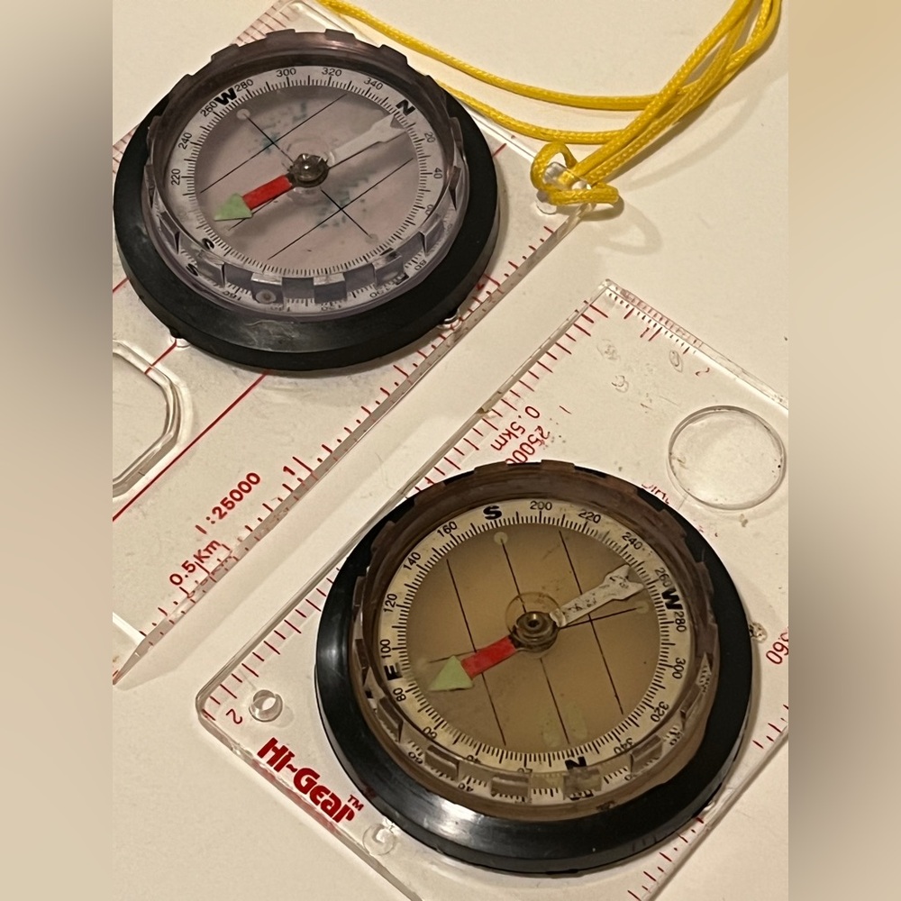 LOT OF 2 VINTAGE COMPASSES.